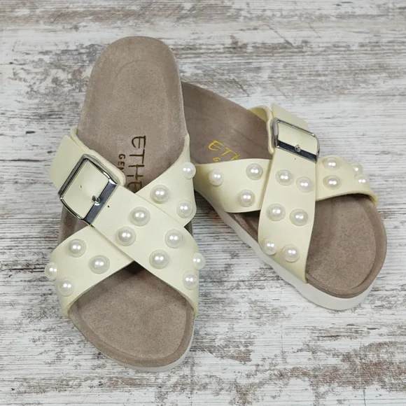 đ§NWOT Ethem Genuins Cream Pearl Slide Sandal - Picture 1 of 16